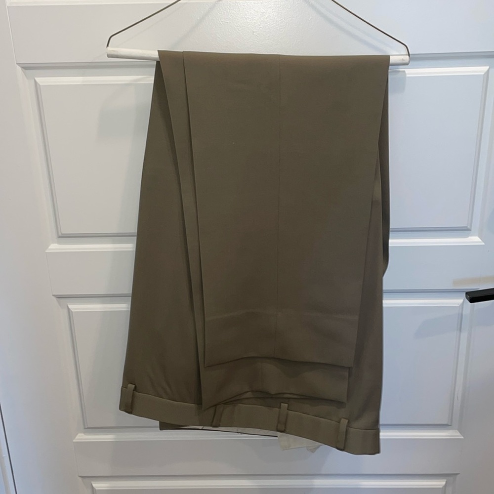 W40/L32 - Brooks Brothers 1818 Khaki Pants - Wool - Absolutely Perfect Condition